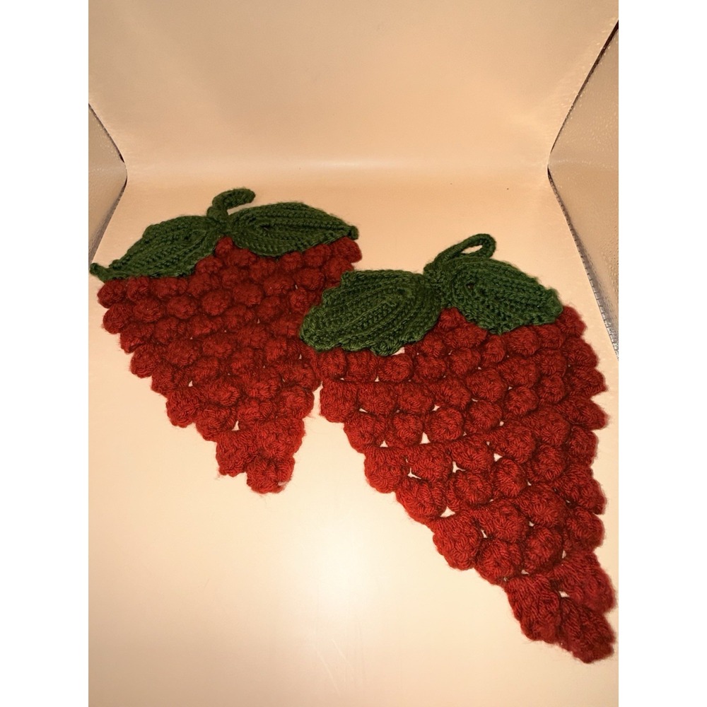 Vtg Red Grape Crochet Trivet Hot Pot Holder Dark Red Green Leaves Set Of 2